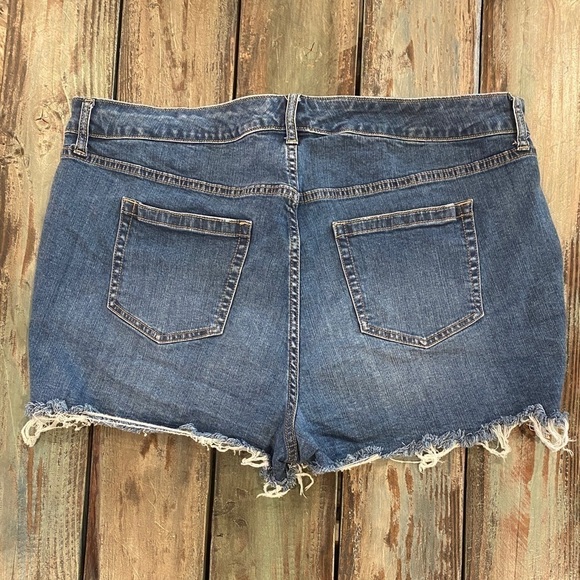 Torrid Size 20 Retro Denim Jeans Shorts Raw Fray Hem High Rise Stretch 2021 - Picture 7 of 7